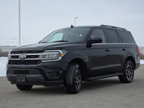 Used 2024 Ford Expedition XLT image 13