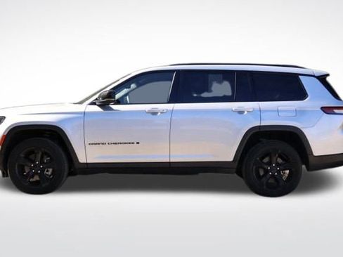 Used 2023 Jeep Grand Cherokee L Laredo image 20