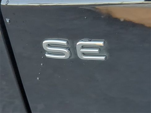 Certified 2022 Volkswagen Atlas SE image 10