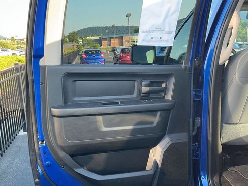 Used 2017 RAM 1500 Express AWD/4WD image 22