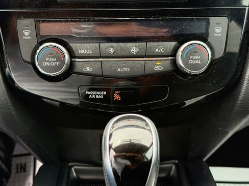 Used 2017 Nissan Rogue SV w/ Midnight Edition Package AWD/4WD image 32