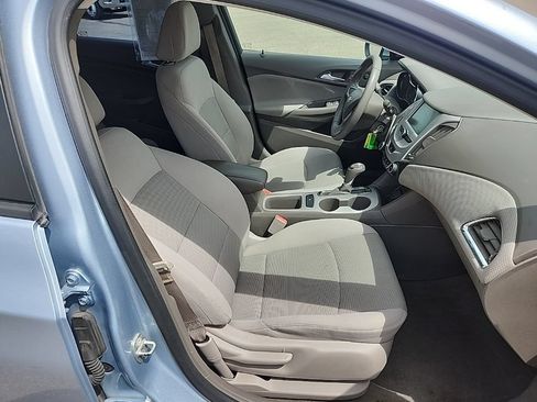Used 2018 Chevrolet Cruze LS FWD image 40