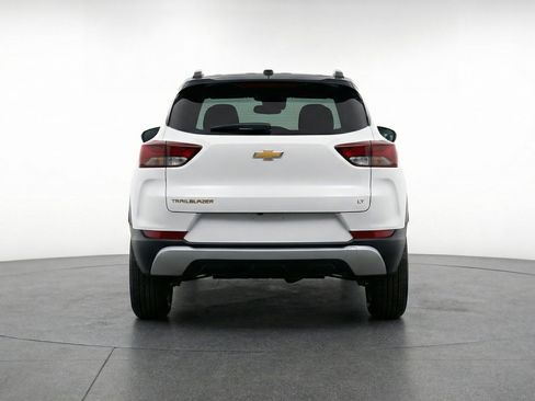 Used 2025 Chevrolet TrailBlazer LT w/ Driver Confidence Package AWD/4WD image 7