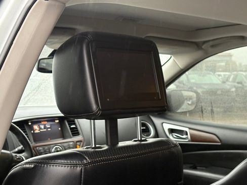 Used 2019 Nissan Pathfinder Platinum image 41