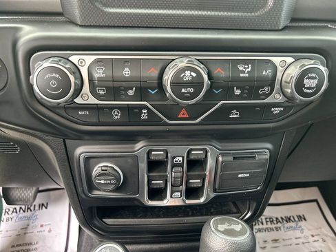 Used 2021 Jeep Wrangler Unlimited Sport AWD/4WD image 24
