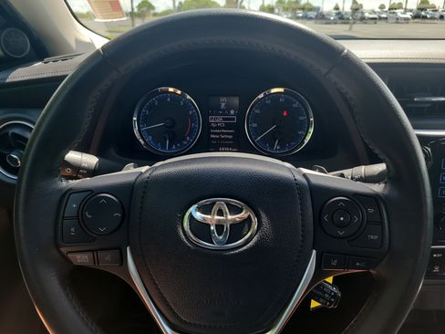 Used 2019 Toyota Corolla SE FWD image 25