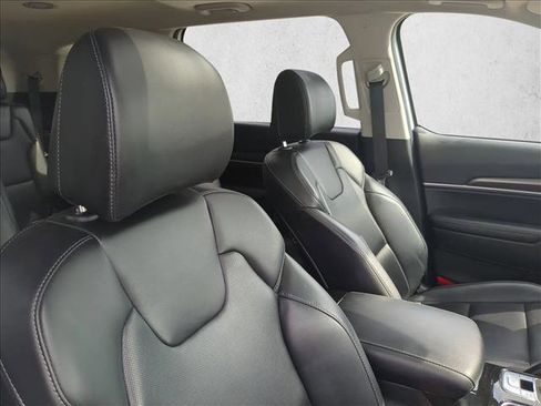 Used 2025 Kia Telluride S image 22