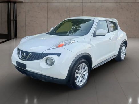 Used 2013 Nissan Juke SV FWD image 2