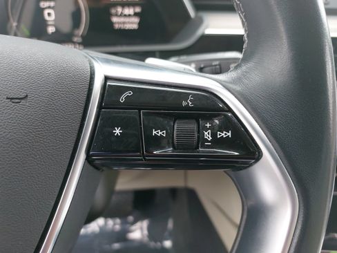 Used 2024 Audi Q8 e-tron Premium Plus w/ Premium Plus Package AWD/4WD image 18