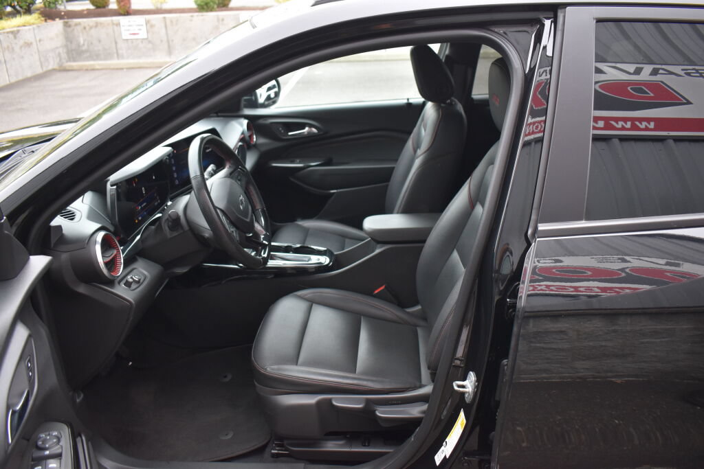 Used 2024 Chevrolet Trax RS w/ Driver Confidence Package FWD image 18