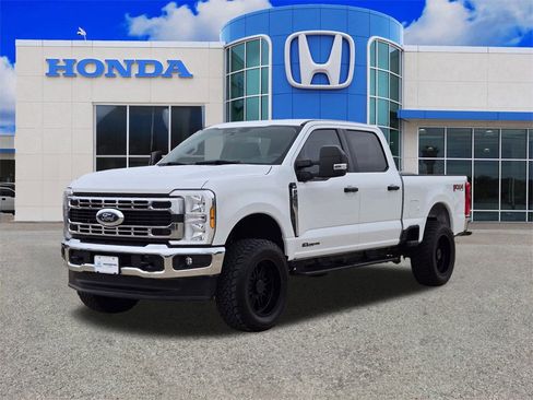 Used 2024 Ford F250 XLT w/ FX4 Off-Road Package image 7