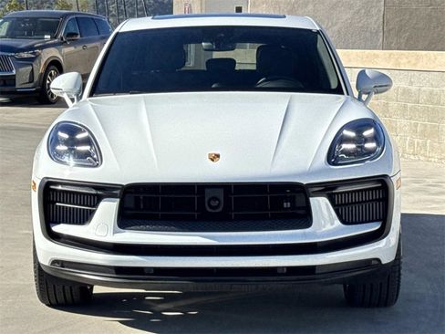 Used 2024 Porsche Macan S image 3