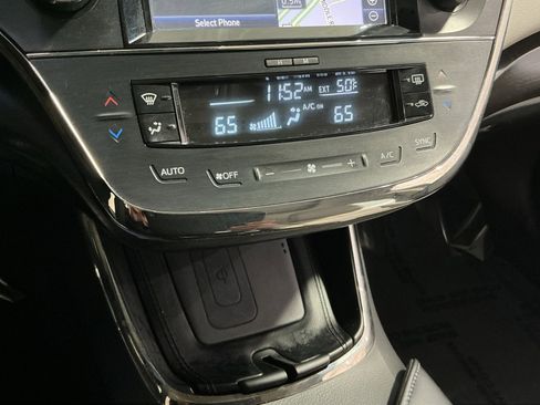 Used 2018 Toyota Avalon XLE image 29