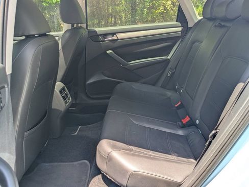 Used 2013 Volkswagen Passat 2.5 SE FWD image 17