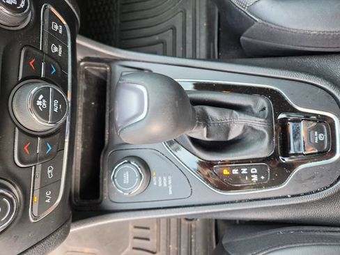 Used 2020 Jeep Cherokee Limited AWD/4WD image 9