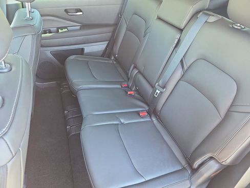 New 2026 Nissan Pathfinder SL AWD/4WD image 14