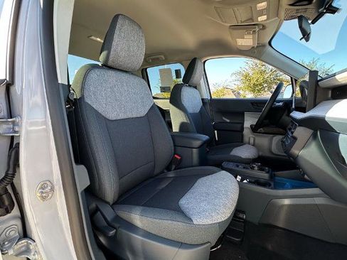 New 2025 Ford Maverick XLT image 28