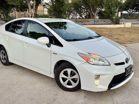 Used 2015 Toyota Prius Two FWD image 5