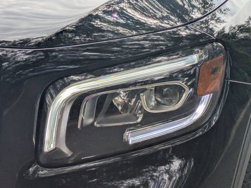 Used 2022 Mercedes-Benz GLB 250 4MATIC image 9