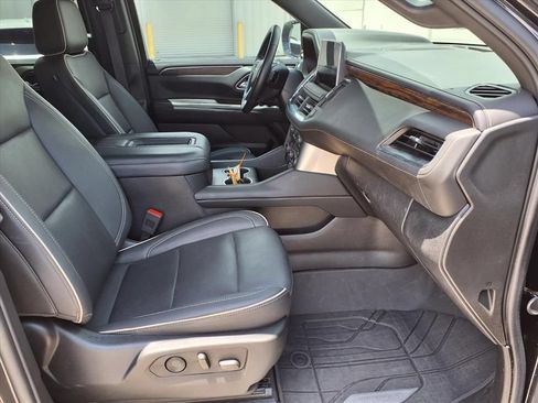 Used 2024 Chevrolet Tahoe Premier RWD image 9