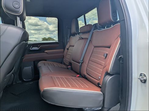 Used 2024 GMC Sierra 2500 Denali Ultimate AWD/4WD image 17