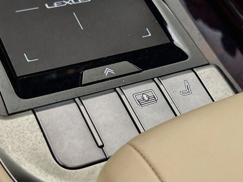 Used 2020 Lexus LS 500 AWD w/ Interior Upgrade Package image 19