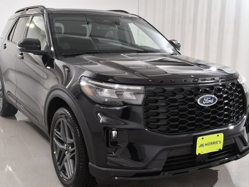 New 2026 Ford Explorer ST-Line w/ ST-Line Street Pack AWD/4WD image 4