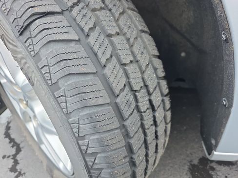 Used 2023 Chrysler Pacifica Touring-L image 24