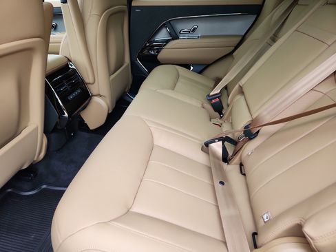 New 2026 Land Rover Range Rover Sport SE image 5