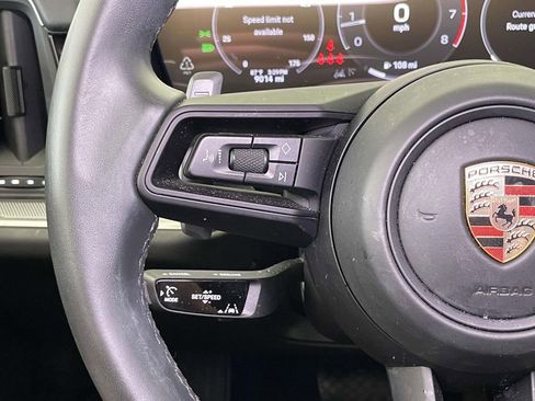 Used 2024 Porsche Cayenne image 36