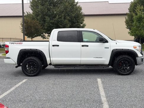 Used 2016 Toyota Tundra SR5 w/ TRD Off Road Package AWD/4WD image 7