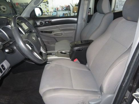 Used 2012 Toyota Tacoma 4x4 Double Cab image 22