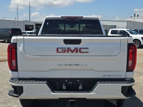 Used 2022 GMC Sierra 2500 Denali w/ Denali Ultimate Package AWD/4WD image 4