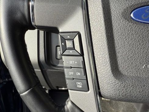 Used 2016 Ford Expedition Platinum image 18