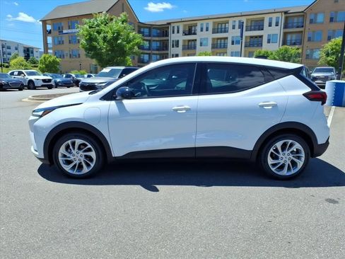 New 2027 Chevrolet Bolt LT w/ Comfort Package FWD image 31
