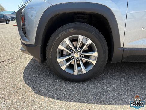Used 2025 Chevrolet Equinox LT AWD/4WD image 6