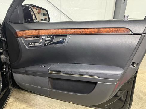 Used 2012 Mercedes-Benz S 550 4MATIC image 27