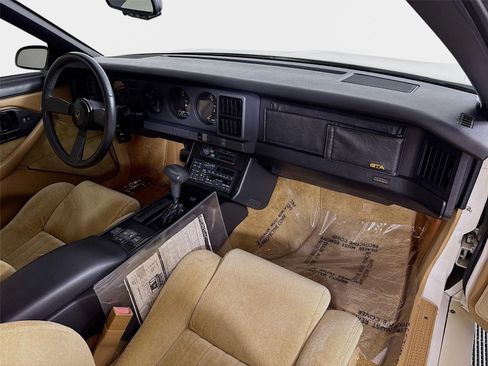Used 1987 Pontiac Firebird Trans Am RWD image 22