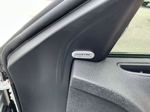 Used 2019 Chrysler 300 S RWD image 9