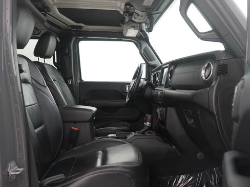 Used 2019 Jeep Wrangler Unlimited Sahara w/ Uconnect 4C Nav & Sound Group image 11