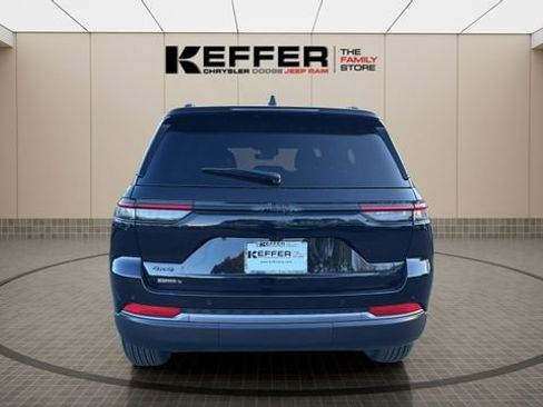 New 2026 Jeep Grand Cherokee Altitude image 4