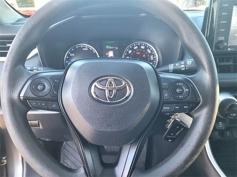 Certified 2022 Toyota RAV4 LE image 24