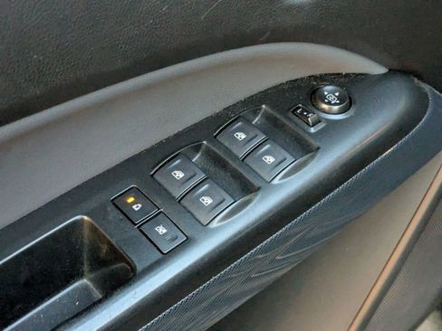 Used 2018 Chevrolet Colorado Z71 image 12