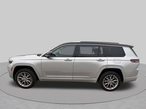 Used 2023 Jeep Grand Cherokee L Summit w/ Luxury Tech Group V AWD/4WD image 3