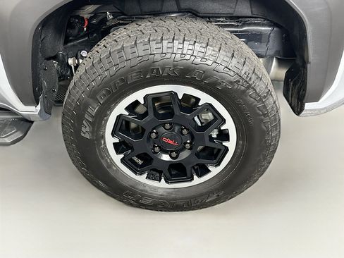 Used 2025 Toyota 4Runner TRD Off-Road image 11