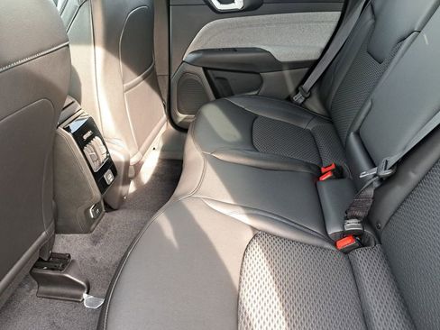 New 2026 Jeep Compass Latitude image 19