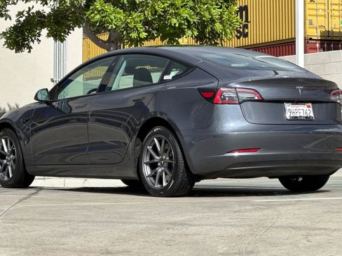 Used 2023 Tesla Model 3 Standard Range RWD image 3