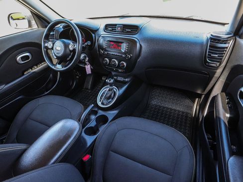 Used 2014 Kia Soul + FWD image 23