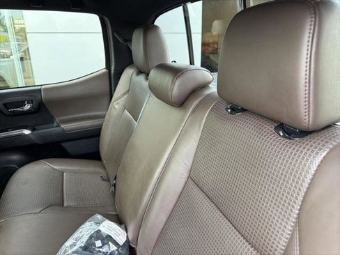 Certified 2019 Toyota Tacoma Limited AWD/4WD image 18