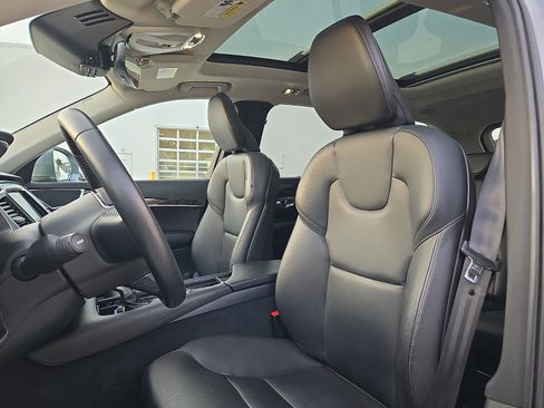 Used 2019 Volvo XC90 T5 Momentum image 14